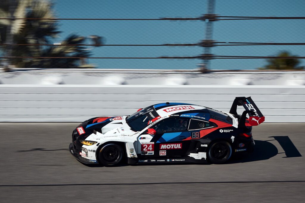 Mini GT Mijo Exclusives 394 BMW M4 GT3 #24 BMW Team RLL 2022 IMSA Daytona 24 Hrs 1:64