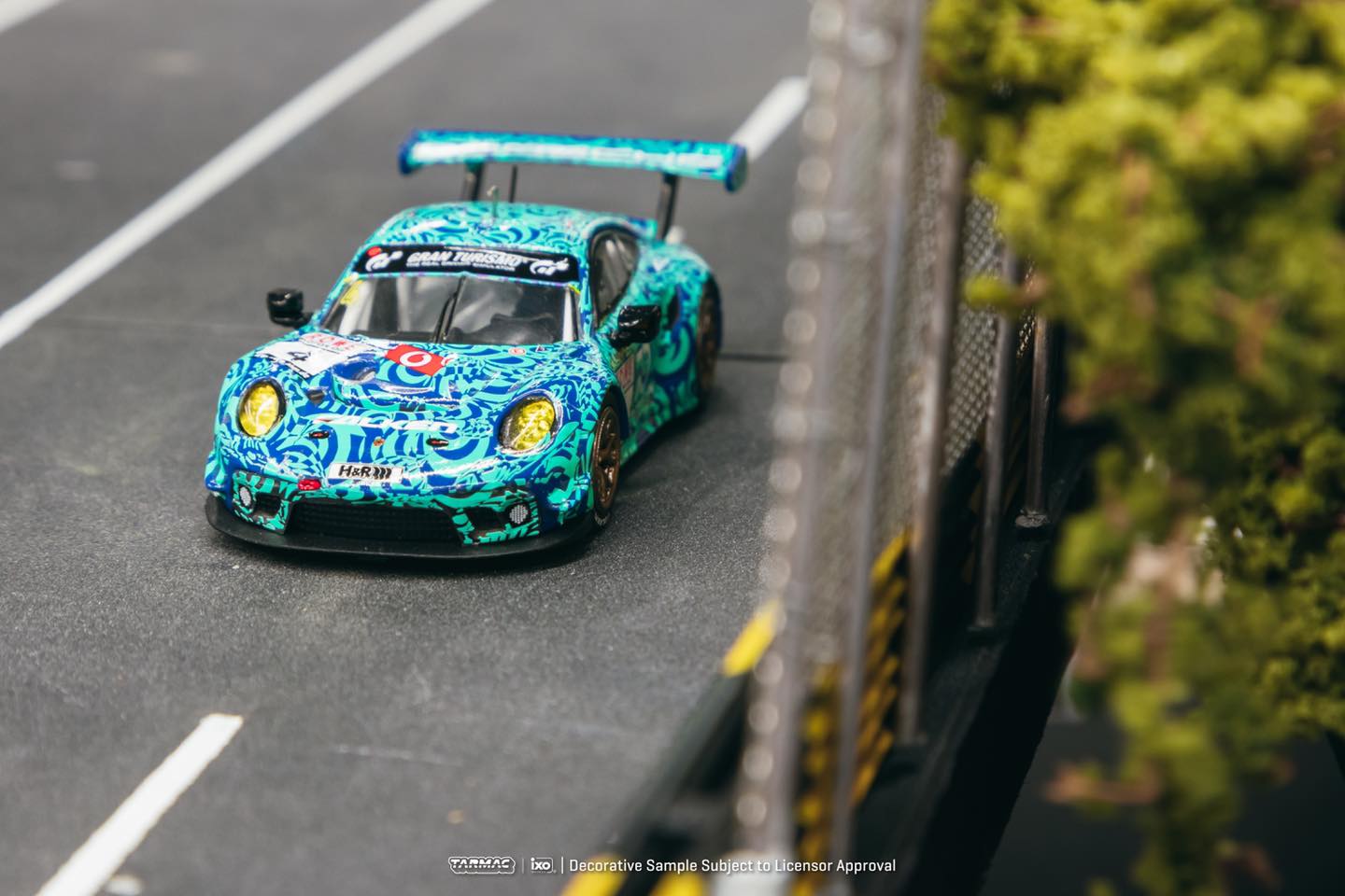 Tarmac Works X Ixo Models Porsche 911 GT3 R VLN Nurburgring 2018 Blue Green 1:64