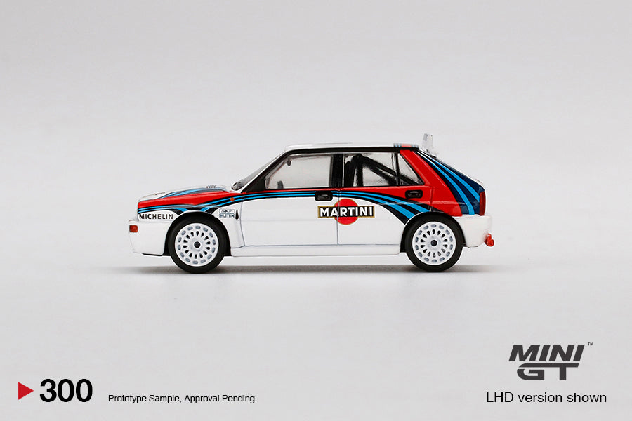 Mini GT Box Version 300 Lancia Delta HF Integrale Evoluzione Martini Racing 1:64