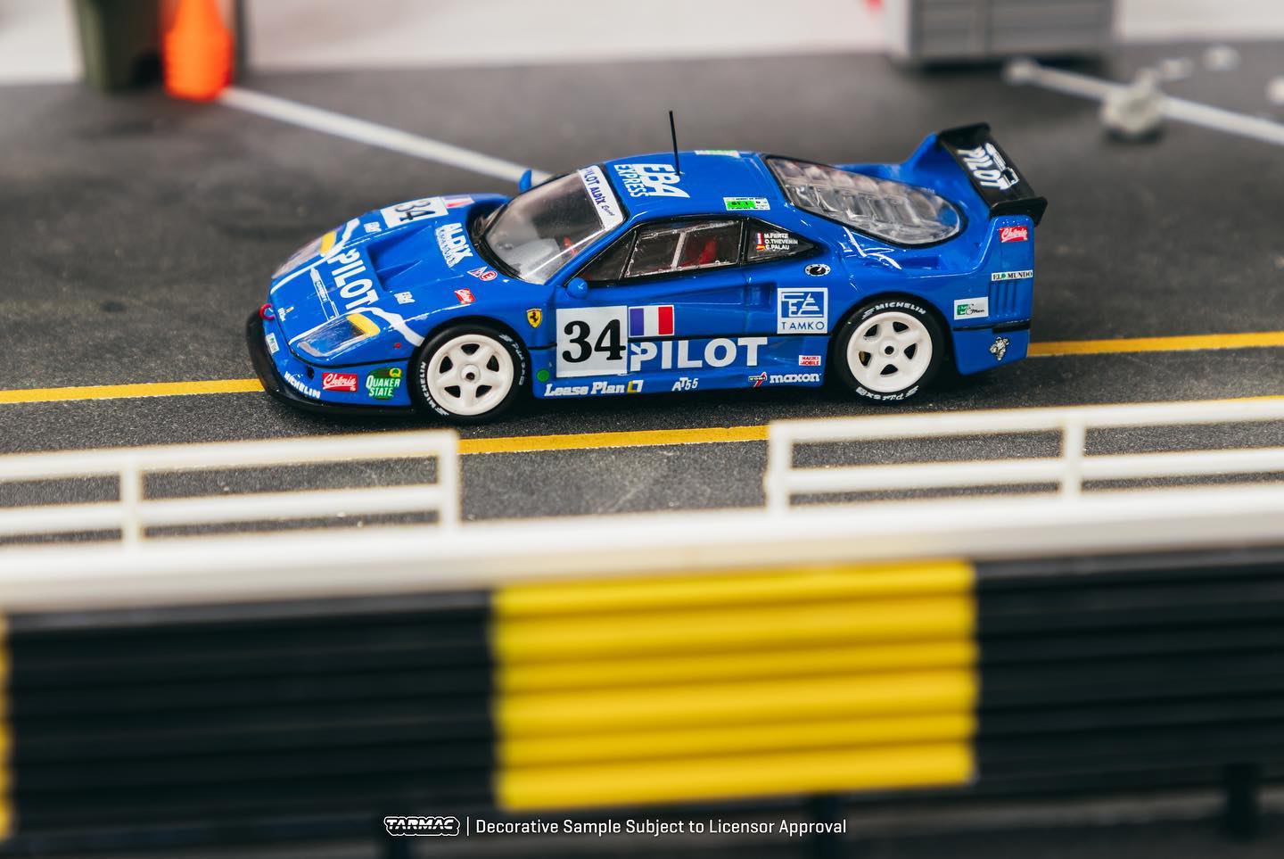 Tarmac Works X Ixo Models Ferrari F40 LM 24 hrs Le Mans 1995 Pilot Blue 1:64