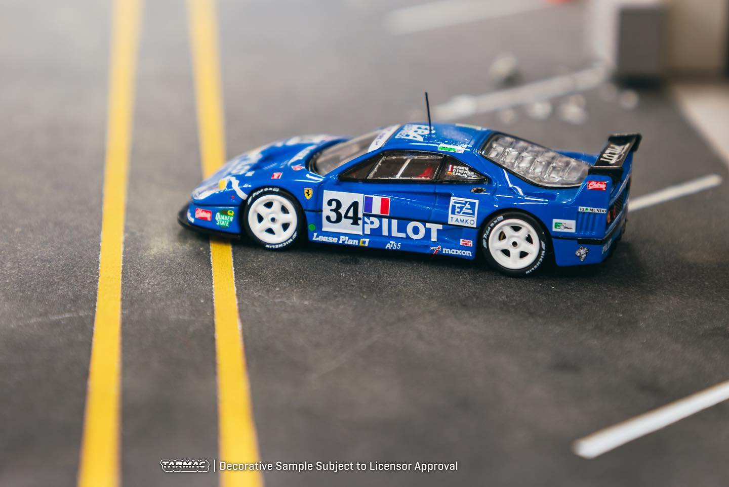 Tarmac Works X Ixo Models Ferrari F40 LM 24 hrs Le Mans 1995 Pilot Blue 1:64