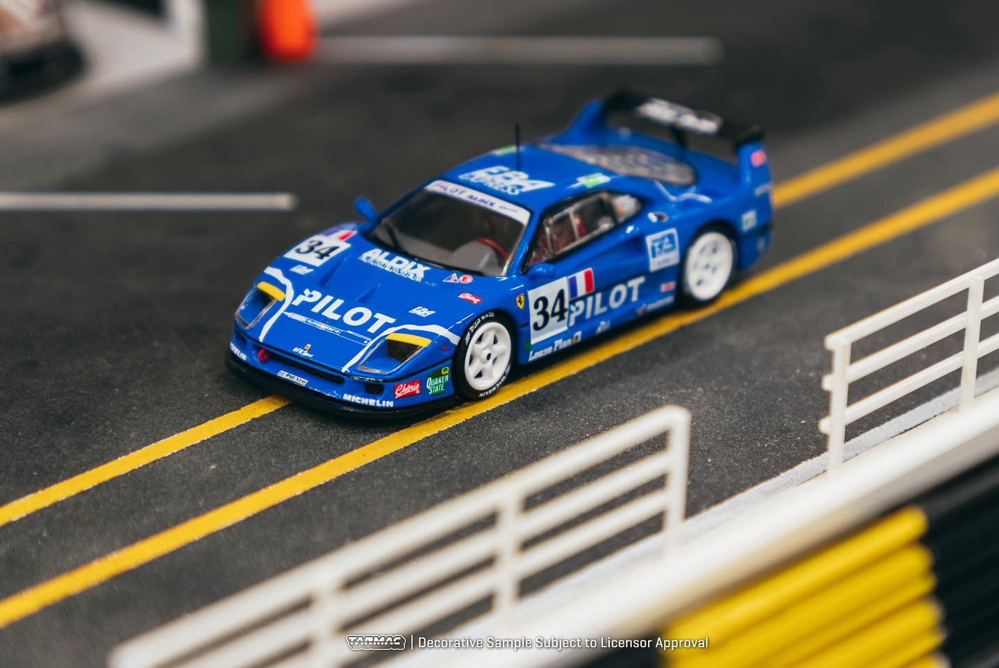 Tarmac Works X Ixo Models Ferrari F40 LM 24 hrs Le Mans 1995 Pilot Blue 1:64