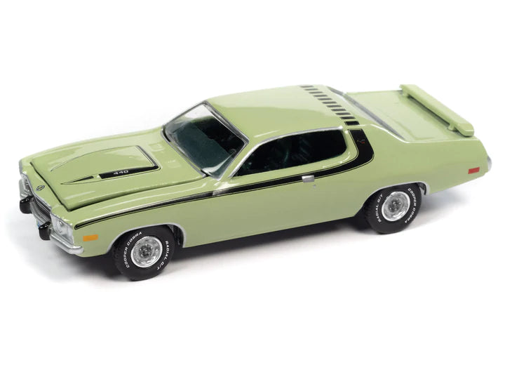 Auto World Vintage Muscle 1973 Plymouth Road Runner Mist Green 1:64