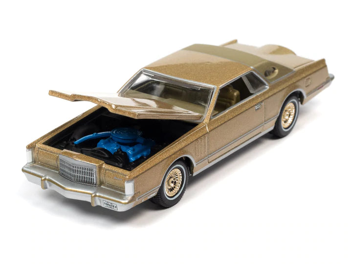 Auto World Luxury Cruisers 1978 Lincoln Continental Mark V Jubilee Gold 1:64