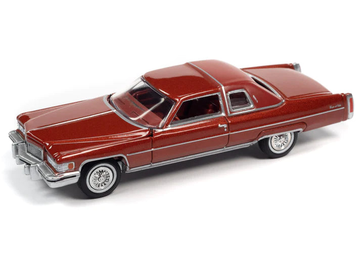 Auto World Luxury Cruisers 1975 Cadillac Coupe DeVille Firethorn Poly 1:64