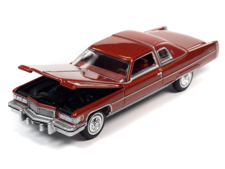 Auto World Luxury Cruisers 1975 Cadillac Coupe DeVille Firethorn Poly 1:64