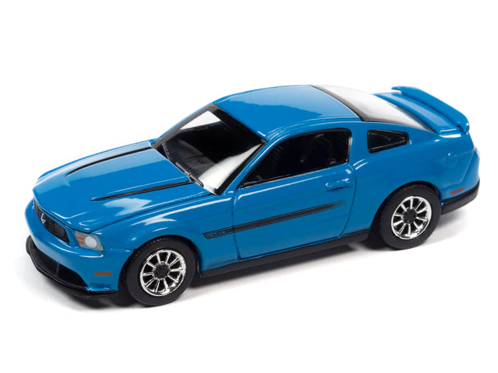 Auto World Modern Muscle 2012 Ford Mustang GT/CS Grabber Blue 1:64