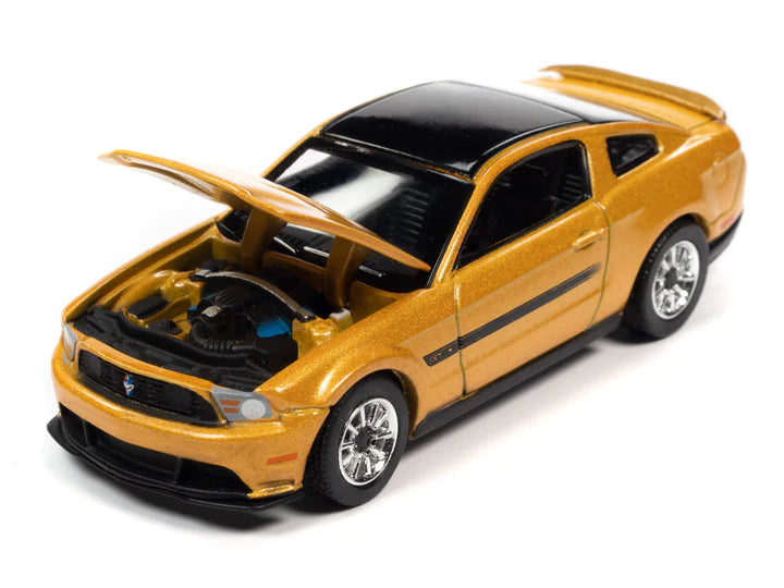 Auto World Modern Muscle 2012 Ford Mustang GT/CS Yellow Blaze 1:64