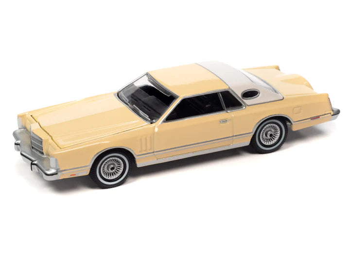 Auto World Luxury Cruisers 1979 Lincoln Continental Mark V Cream 1:64