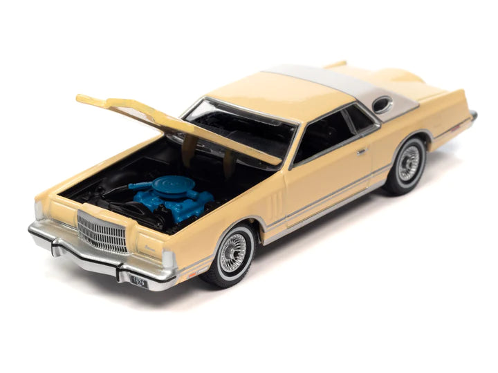 Auto World Luxury Cruisers 1979 Lincoln Continental Mark V Cream 1:64
