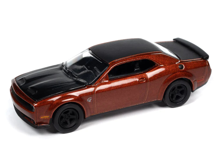 Auto World Modern Muscle 2021 Dodge Challenger SRT Super Stock Sinamon Stick 1:64