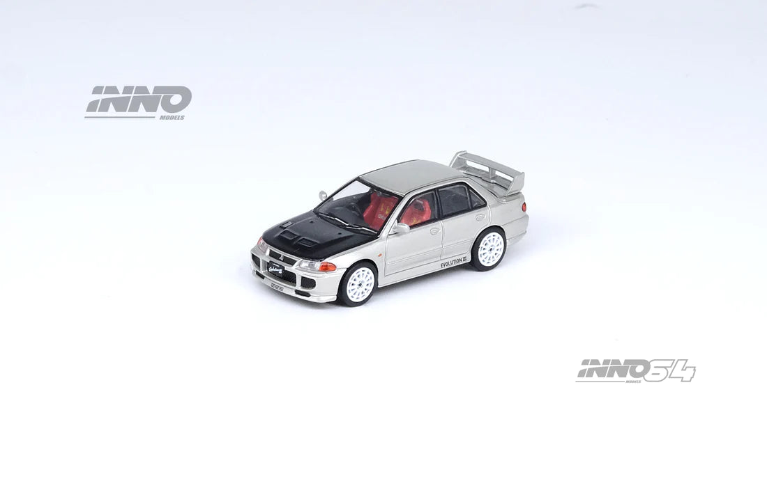 Inno64 Mitsubishi Lancer Evolution III Silver Carbon Bonnet 1:64