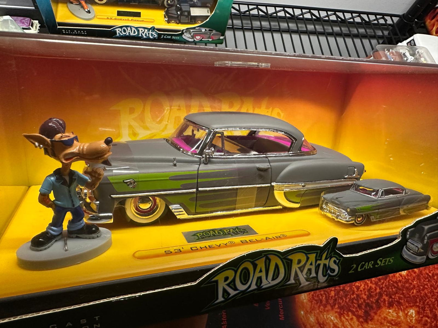 Jada Toys Road Rats Series 53 Chevy Bel Air with Figure 1:24 1:64