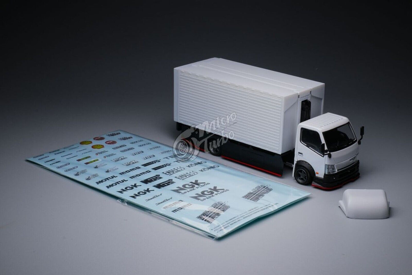 Micro Turbo Custom Truck Transporter Box White with Sticker 1:64