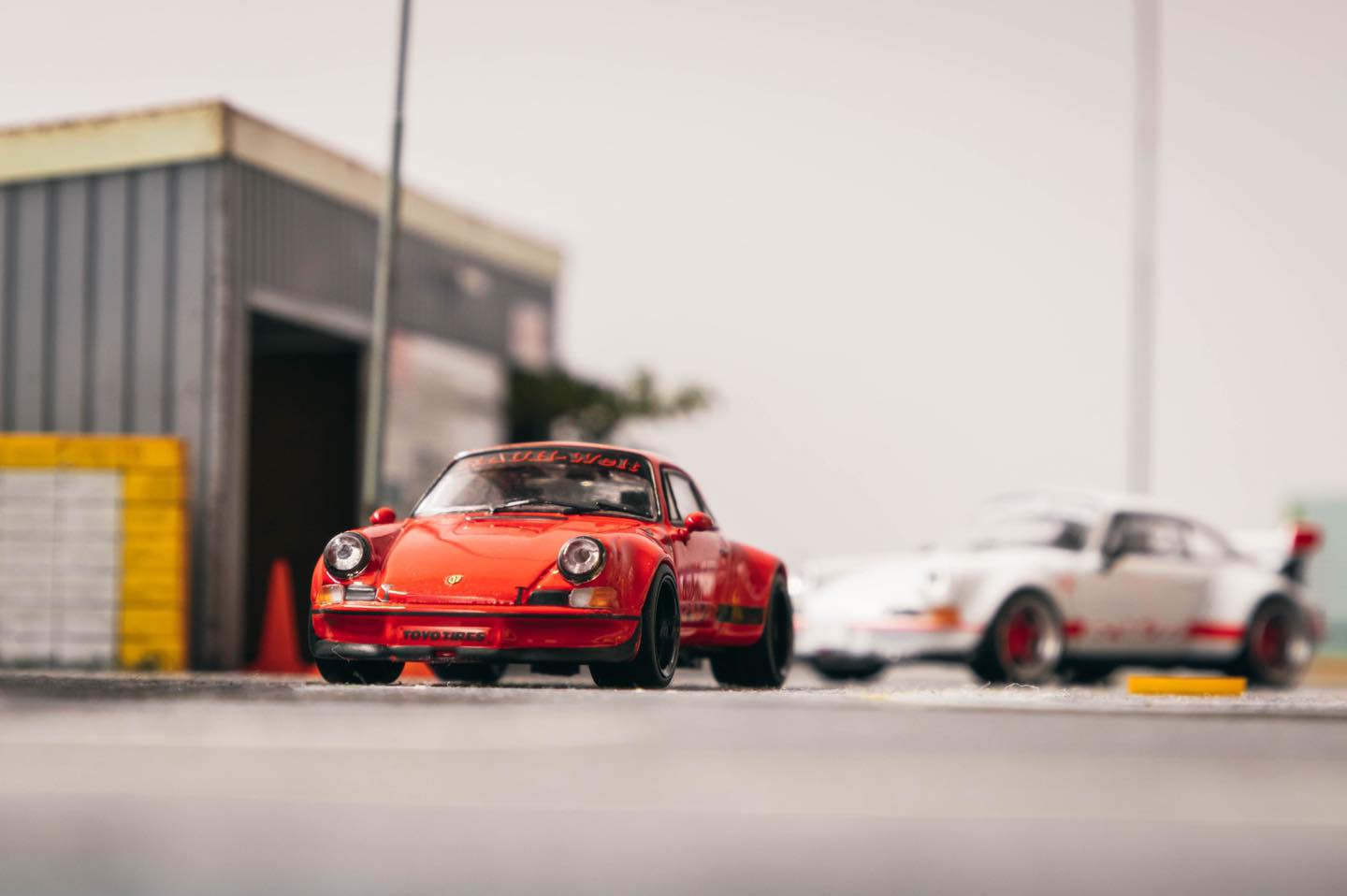 Tarmac Porsche RWB Backdate Red 1:64