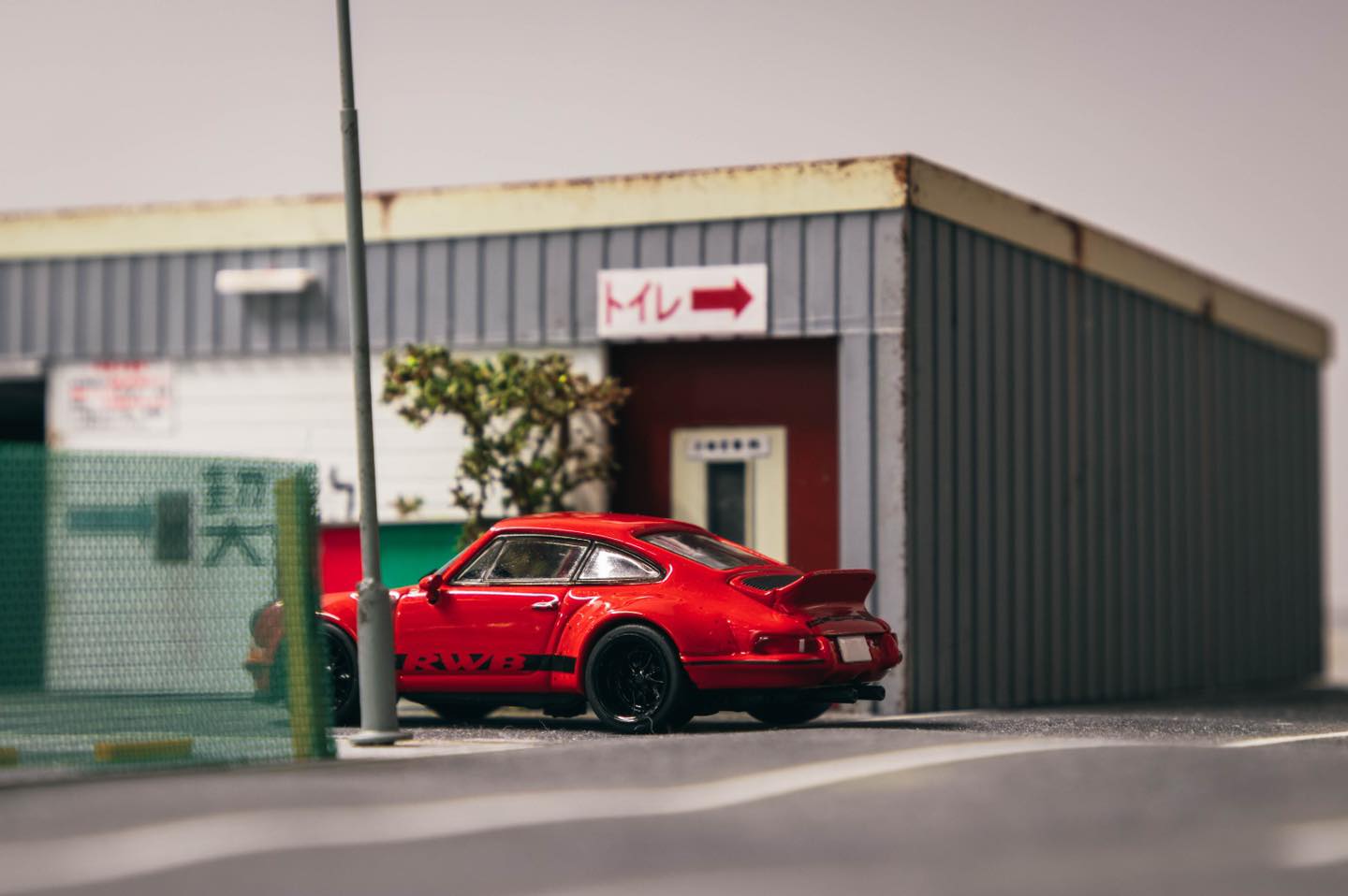 Tarmac Porsche RWB Backdate Red 1:64