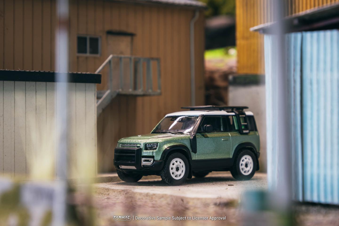 Tarmac Works Collab64 Land Rover Defender 110 Green 1:64