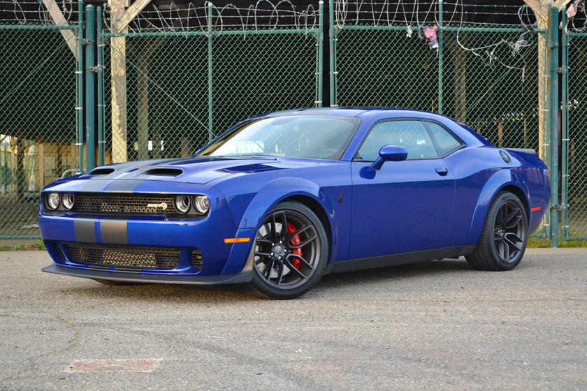 Auto World Modern Muscle 2019 Dodge Challenger Hellcat Indigo Blue 1:64