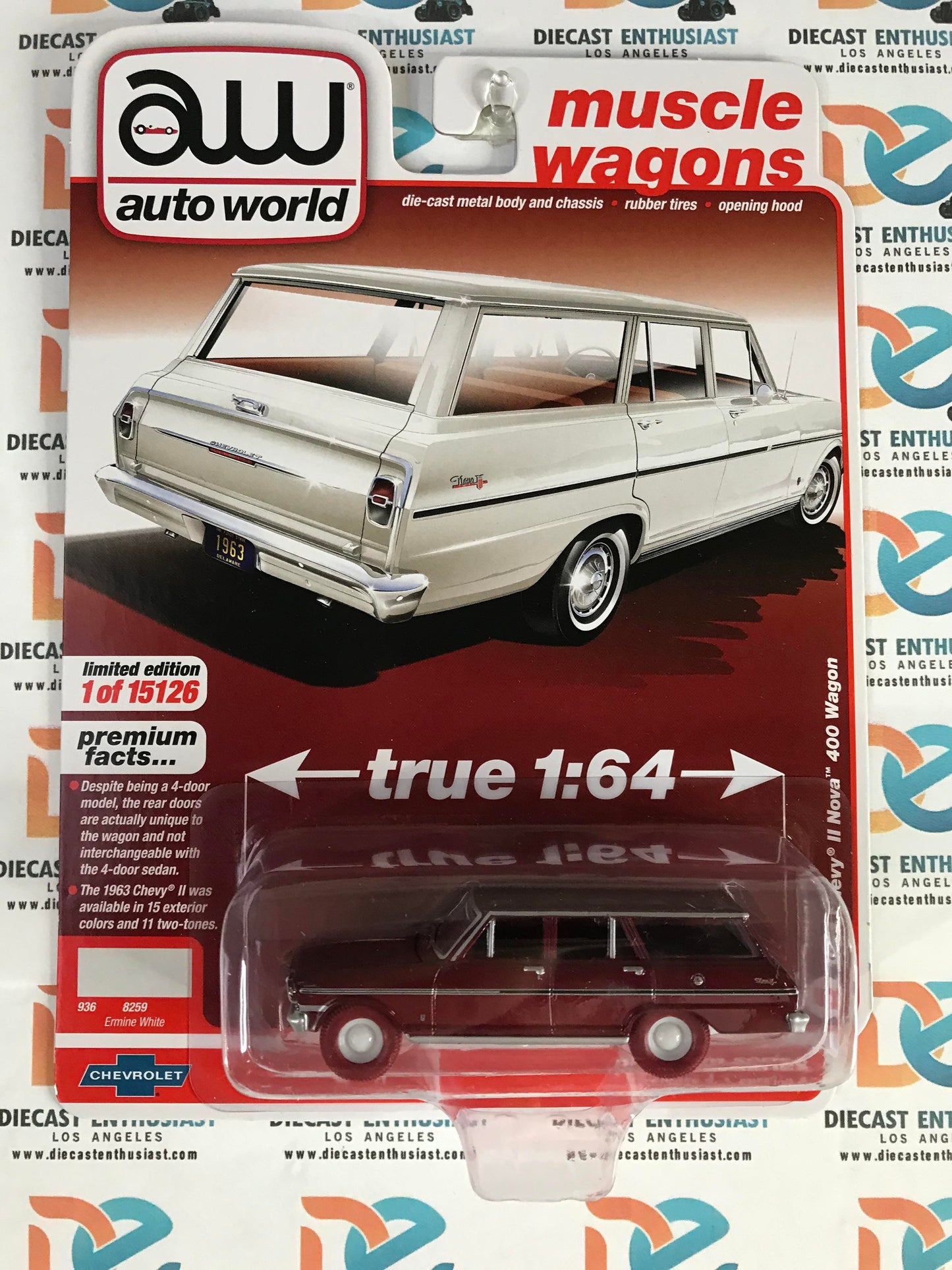 CHASE ULTRA RED Auto World 1963 Chevy II Nova 400 Wagon Ermine White 1:64