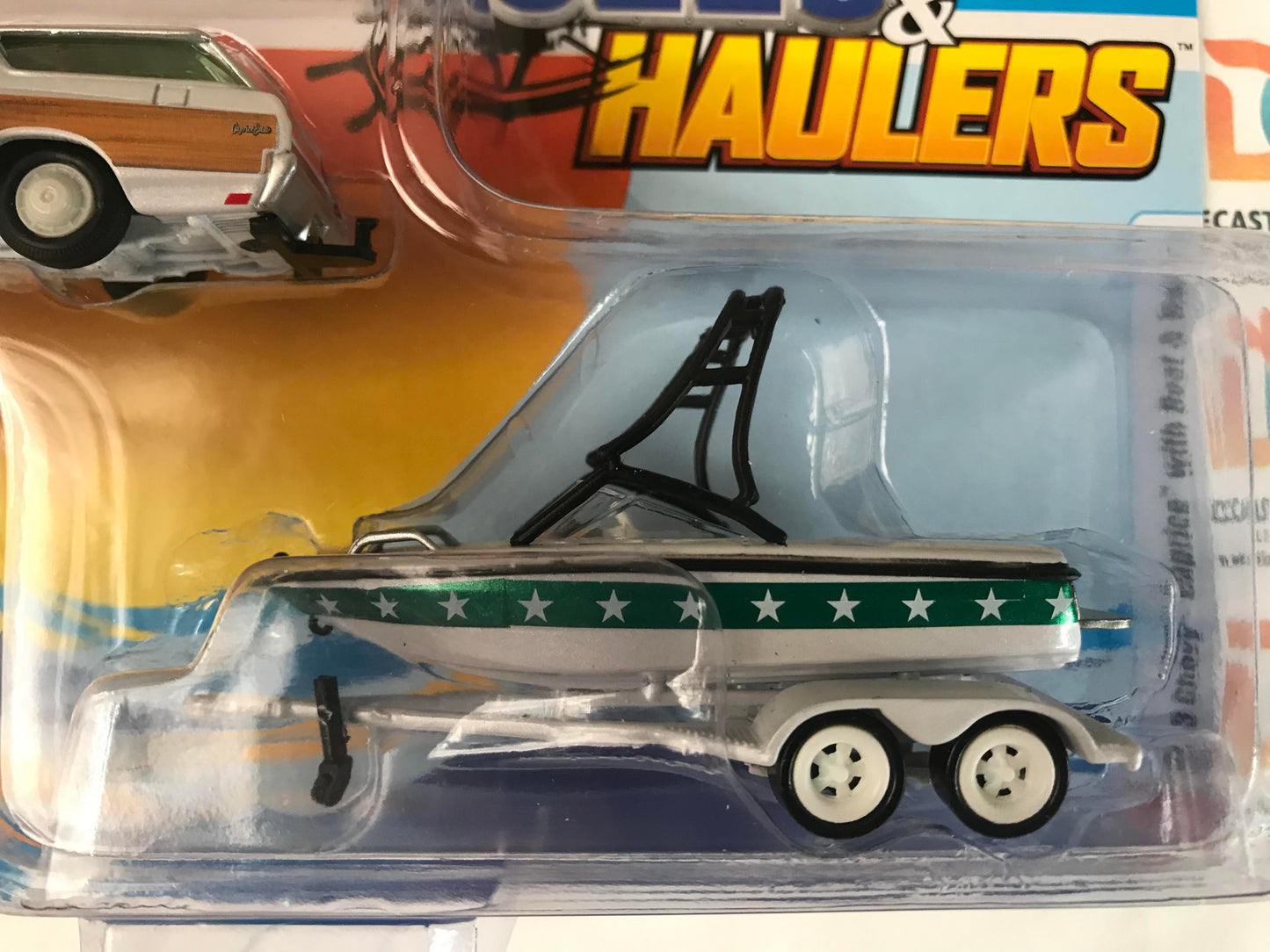 CHASE Johnny Lightning Hulls & Haulers 1973 Chevy Caprice with Boat & Trailer Light Green Poly 1:64