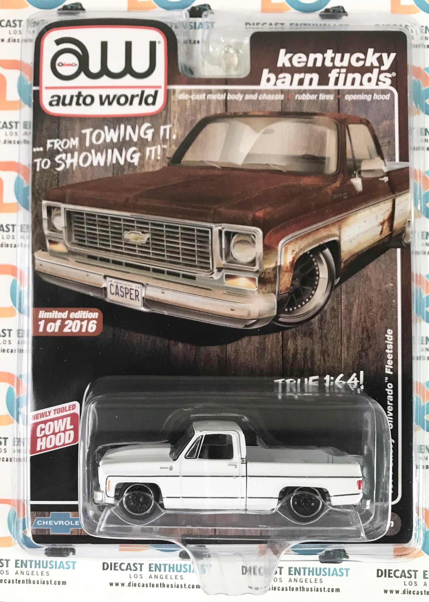 Auto World Exclusives Kentucky Barn Finds 1974 Chevy Silverado Fleetside White 1:64