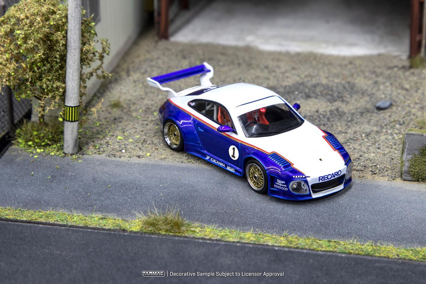 Tarmac Porsche Old & New 997 White Blue 1:64