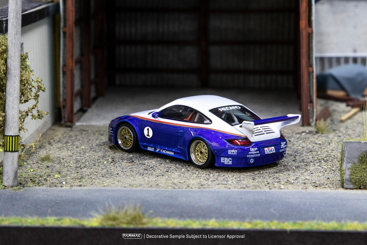 Tarmac Porsche Old & New 997 White Blue 1:64