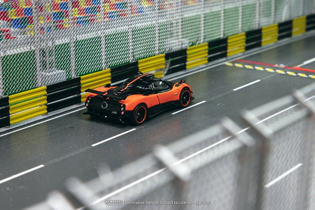 Tarmac Works Global64 Pagani Zonda Cinque Arancio Saint Tropez Orange 1:64