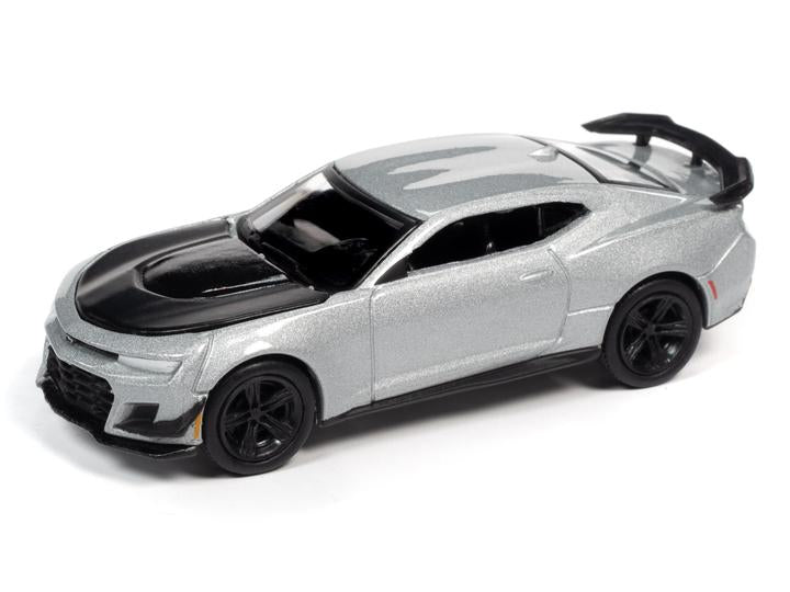 Auto World 2019 Chevy Camaro ZL1 1LE Grey 1:64