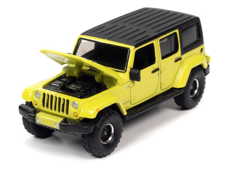 Auto World Sport Utility 2017 Jeep Wrangler Sahara Unlimited Hyper Green 1:64