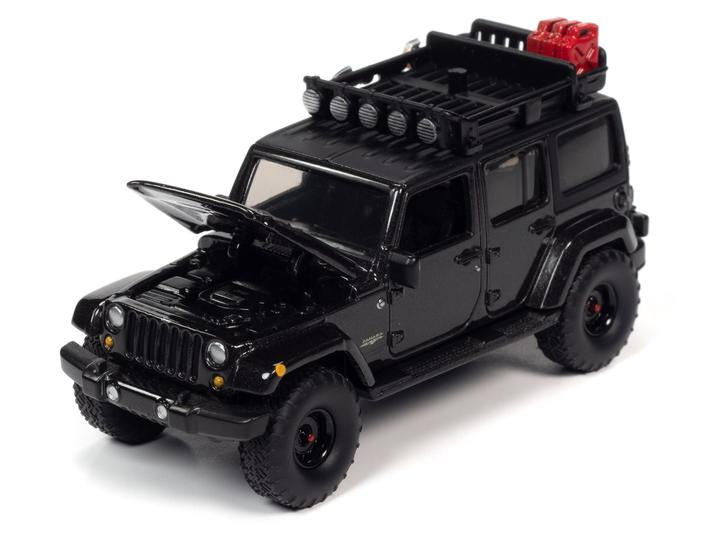 Auto World 2017 Jeep Wrangler Sahara Unlimited Super Granite 1:64