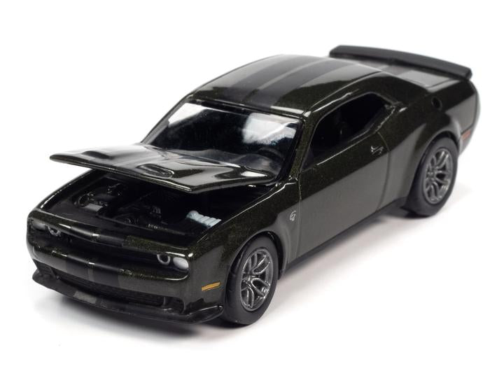 Auto World Modern Muscle 2019 Dodge Challenger Hellcat F8 Green Metallic 1:64
