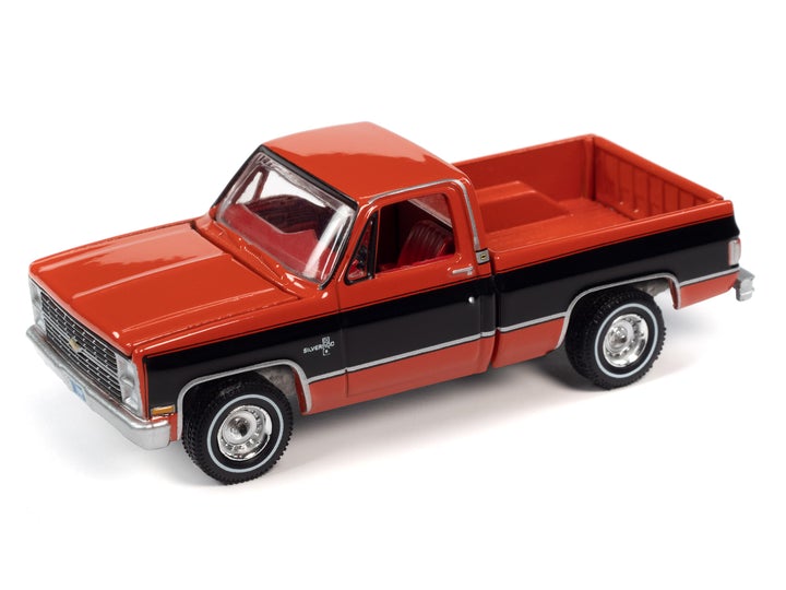 Auto World Muscle Trucks 1984 Chevrolet Silverado 10 Fleetside Red Orange Black 1:64