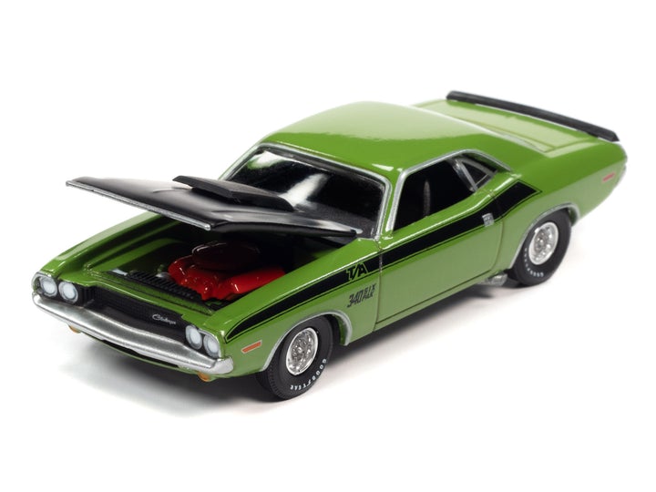Auto World Vintage Muscle 1970 Dodge Challenger T/A Green Go 1:64