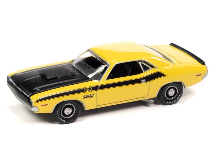 Auto World 1970 Dodge Challenger T/A Banana 1:64