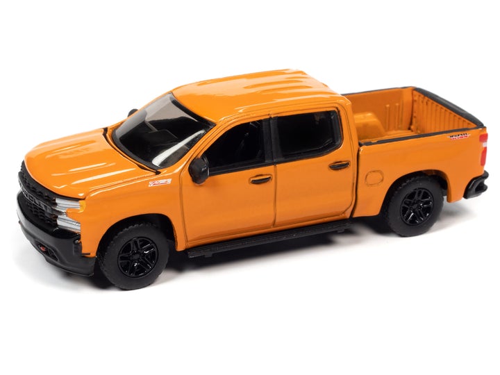 Auto World Muscle Trucks 2020 Chevy Silverado ZL1 LT Trail Boss Tangier Orange 1:64