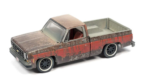 Auto World Georgia Barn Finds Exclusives 1979 Chevy Silverado Fleetside Pair Clean & Rusty Version 1:64