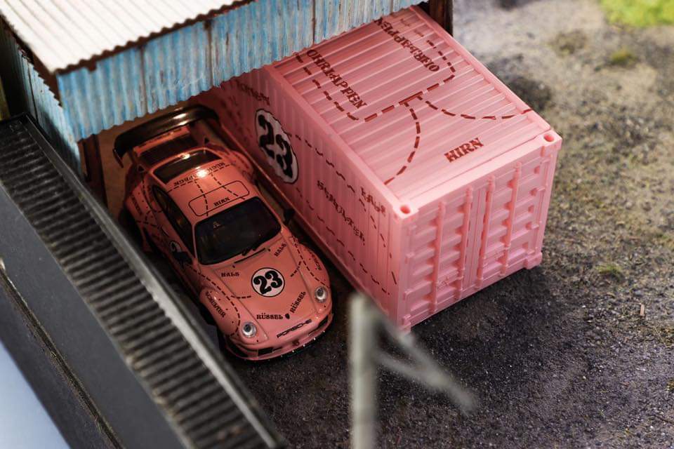 Tarmac Porsche RWB 993 Sopranos Pink Pig with Container 1:64