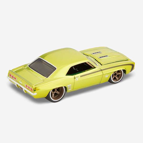 Hot Wheels RLC 2021 69 Chevrolet Camaro SS Lime Spectraflame Antifreeze Finish (Random Hologram) 1:64