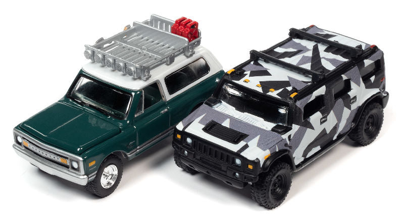 Johnny Lightning Off Road 1970 Chevrolet Blazer Dark Green & 2004 Hummer H2 Grey Urban Camo 1:64