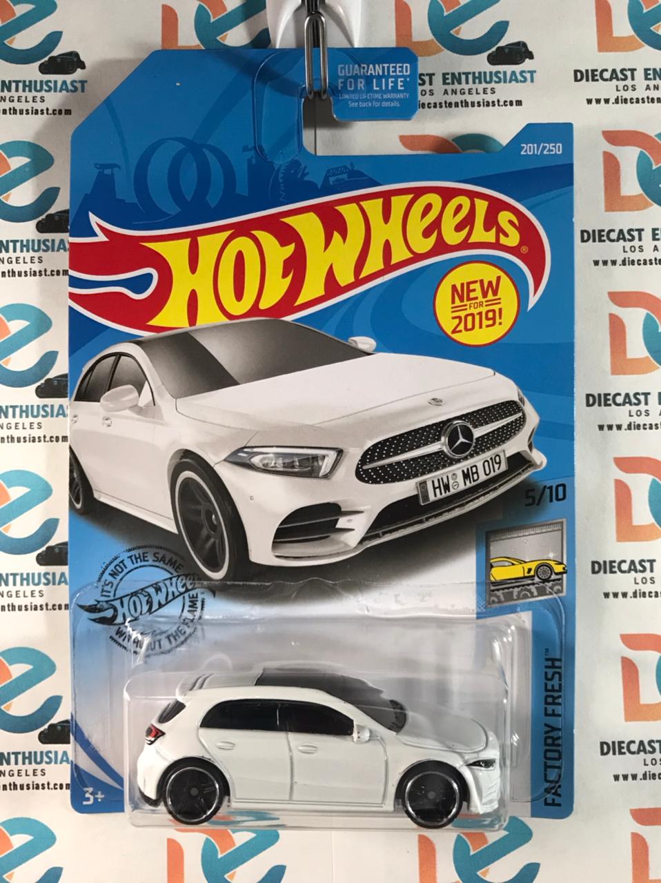 Hot Wheels 19 Mercedes Benz A Class White 1:64