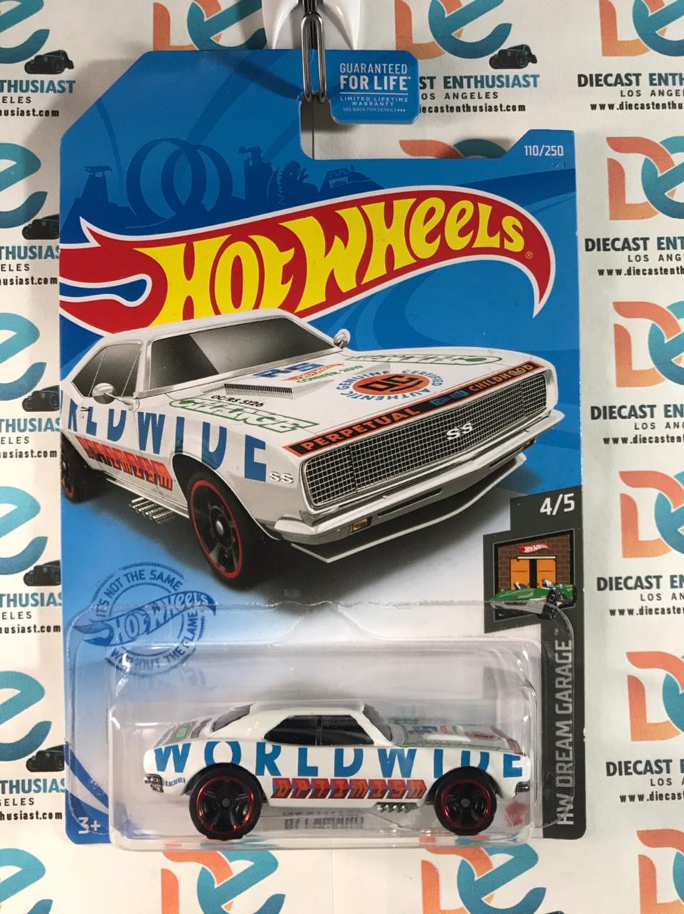 Hot Wheels 67 Camaro Worldwide White 1:64
