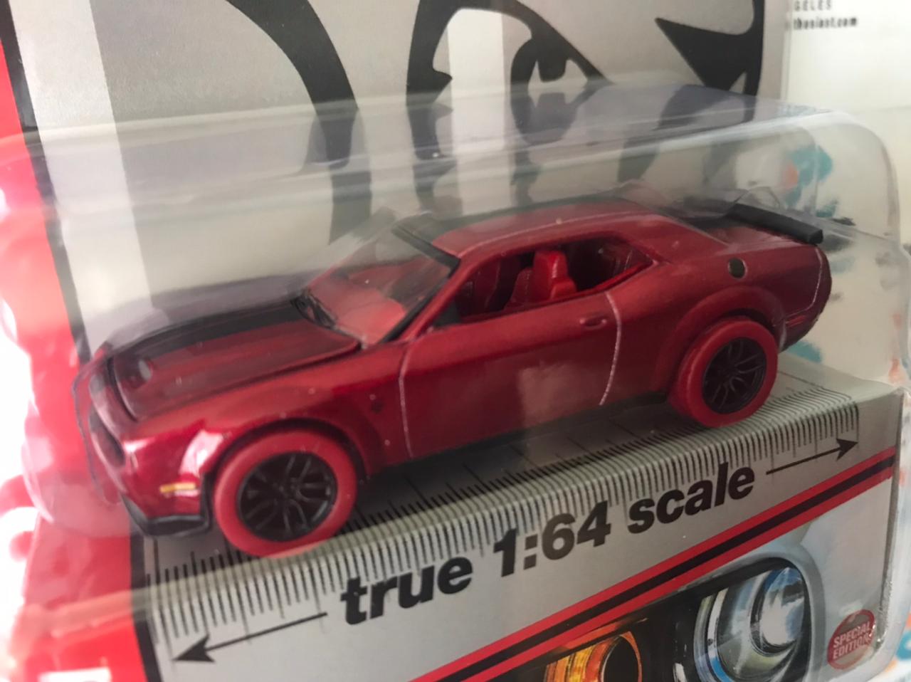 CHASE Auto World Mijo Exclusives 2019 Dodge Challenger Hellcat White 1:64