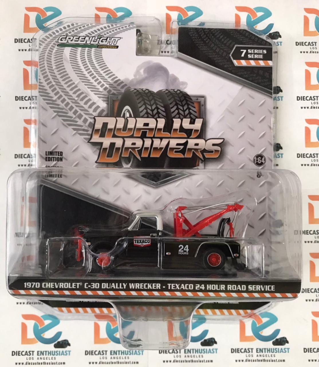 Greenlight Dually Drivers Series 1970 Chevrolet C-30 Dually Wrecker Texaco 1:64