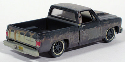 Auto World Alabama Barn Finds Exclusives 1975 Chevy Silverado Fleetside Pair Clean & Rusty Version 1:64