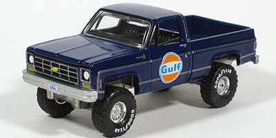 Auto World CTC Exclusives 1978 Chevy K10 Pickup 4x4 Gulf Restored Navy Blue 1:64