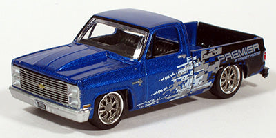 Auto World Exclusives The Heartbeat of America 1983 Chevy Silverado Fleetside Blue 1:64