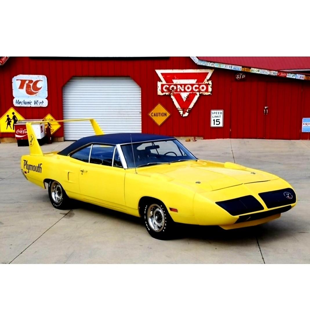 Hot Wheels Boulevard 70 Plymouth Superbird 1:64