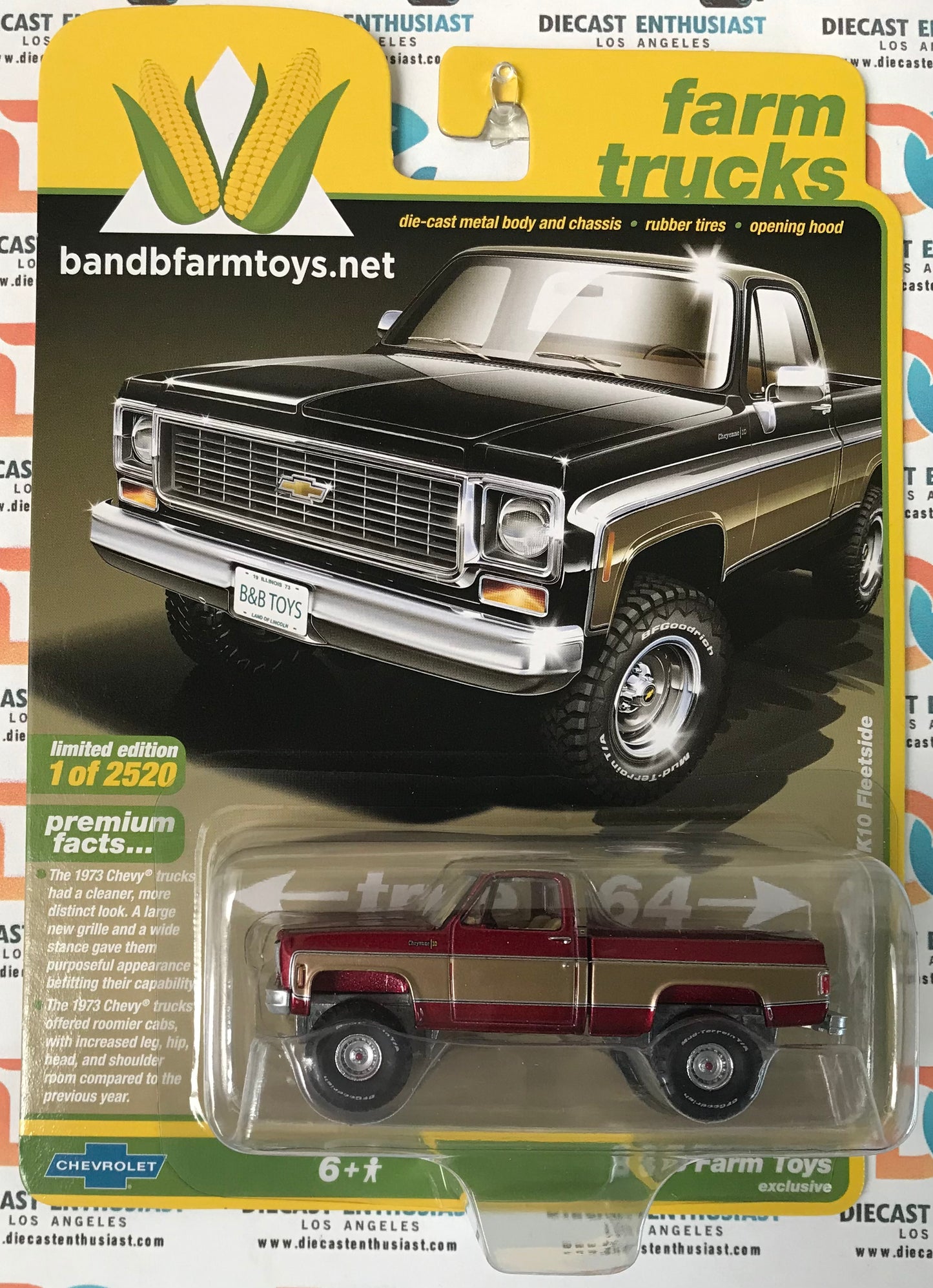 CHASE Auto World Exclusives 1973 Chevy Cheyenne K10 Fleetside Black Gold 1:64