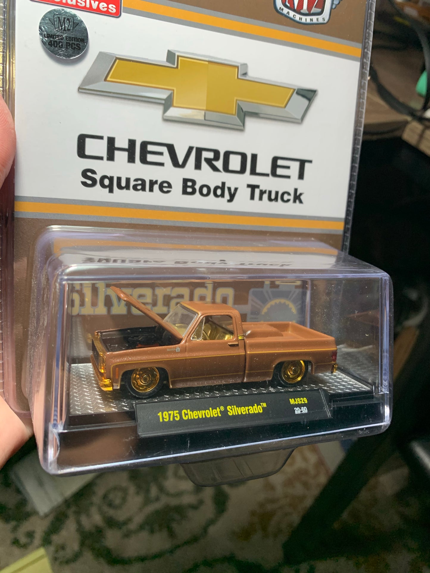 CHASE M2 MACHINES MIJO EXCLUSIVE 1975 CHEVY SILVERADO PICKUP TRUCK SQUAREBODY BROWN BAGGER 1:64